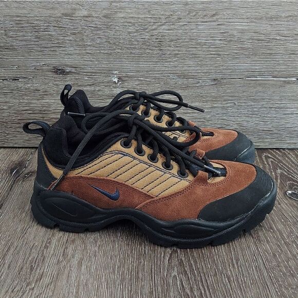 Vintage Nike ACG Brown Hiking Shoe Size 6 - Picture 1 of 9